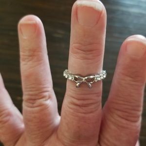 Crystal bow ring